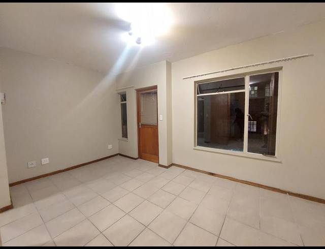 1 BEDROOM APARTMENT FOR SALE IN BRAAMFONTEIN WERF